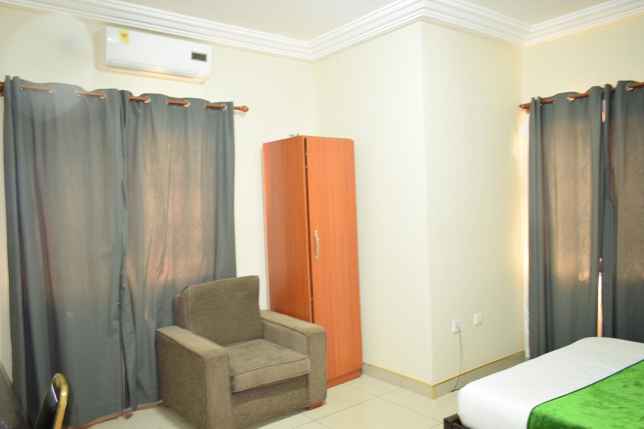 Relle Suites Hotel Ogbodjo Exterior foto