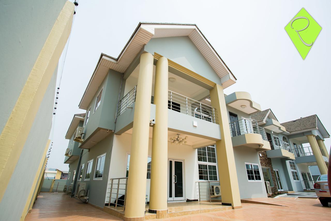 Relle Suites Hotel Ogbodjo Exterior foto